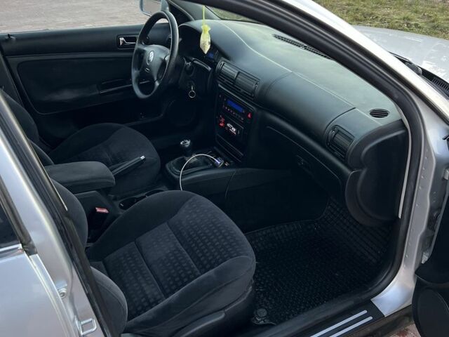 Серый Фольксваген Пассат, объемом двигателя 1.6 л и пробегом 230 тыс. км за 2150 $, фото 8 на Automoto.ua