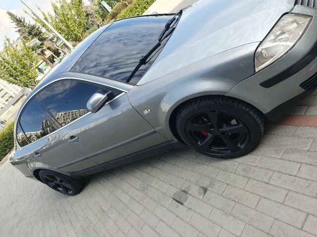 Серый Фольксваген Пассат, объемом двигателя 1.6 л и пробегом 190 тыс. км за 3800 $, фото 3 на Automoto.ua