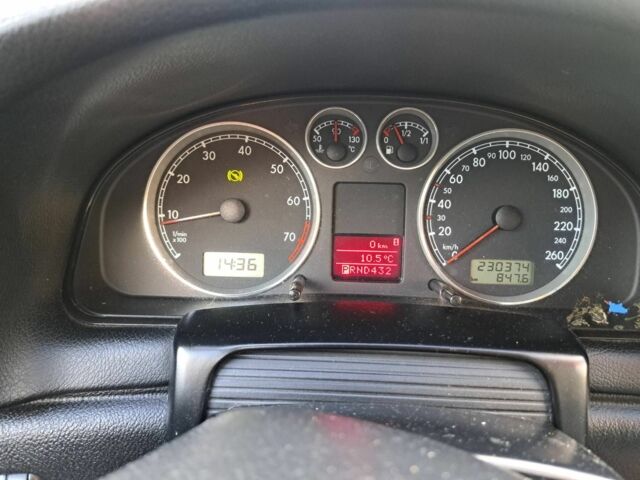 Серый Фольксваген Пассат, объемом двигателя 1.8 л и пробегом 230 тыс. км за 3800 $, фото 3 на Automoto.ua