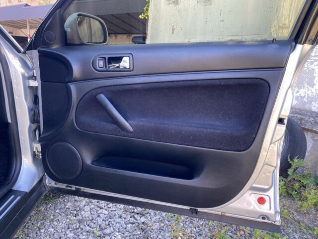 Серый Фольксваген Пассат, объемом двигателя 1.6 л и пробегом 267 тыс. км за 5200 $, фото 11 на Automoto.ua