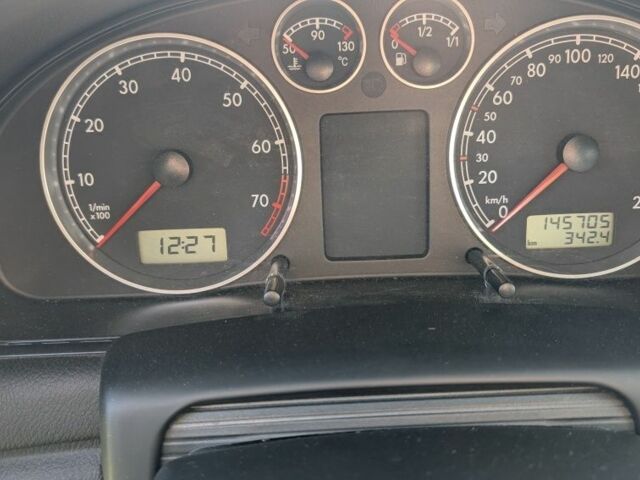 Серый Фольксваген Пассат, объемом двигателя 1.6 л и пробегом 145 тыс. км за 4800 $, фото 6 на Automoto.ua