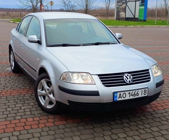 Серый Фольксваген Пассат, объемом двигателя 1.6 л и пробегом 154 тыс. км за 4000 $, фото 2 на Automoto.ua