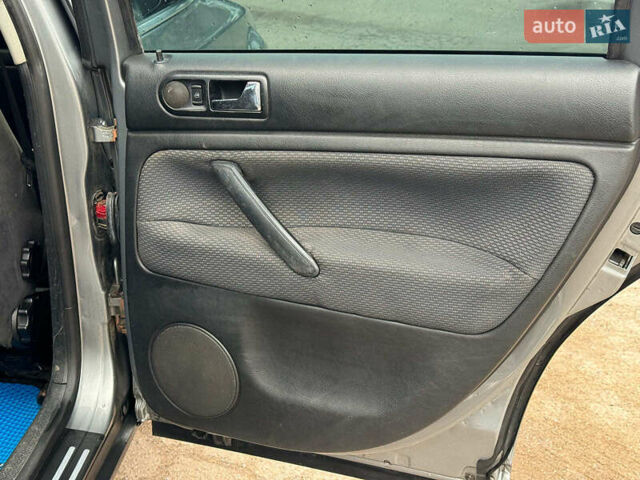 Серый Фольксваген Пассат, объемом двигателя 1.9 л и пробегом 460 тыс. км за 5090 $, фото 19 на Automoto.ua