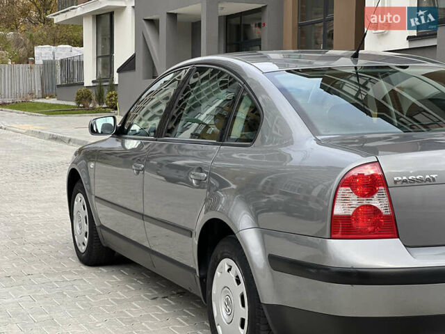 Сірий Фольксваген Пассат, об'ємом двигуна 1.6 л та пробігом 186 тис. км за 4199 $, фото 54 на Automoto.ua