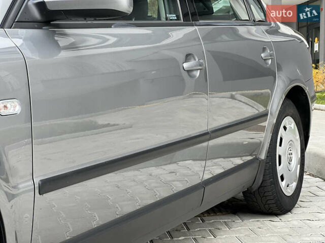 Сірий Фольксваген Пассат, об'ємом двигуна 1.6 л та пробігом 186 тис. км за 4199 $, фото 14 на Automoto.ua