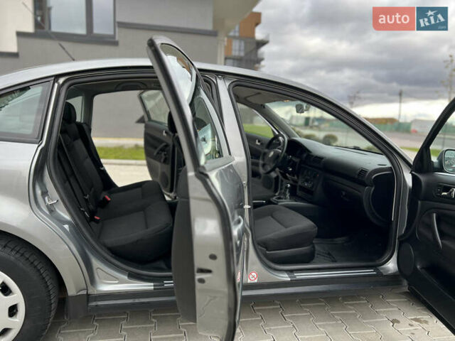 Сірий Фольксваген Пассат, об'ємом двигуна 1.6 л та пробігом 186 тис. км за 4199 $, фото 82 на Automoto.ua