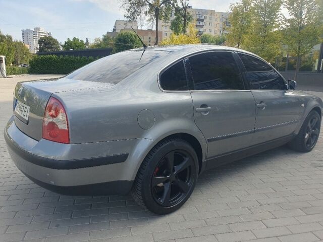 Серый Фольксваген Пассат, объемом двигателя 1.6 л и пробегом 190 тыс. км за 3800 $, фото 2 на Automoto.ua