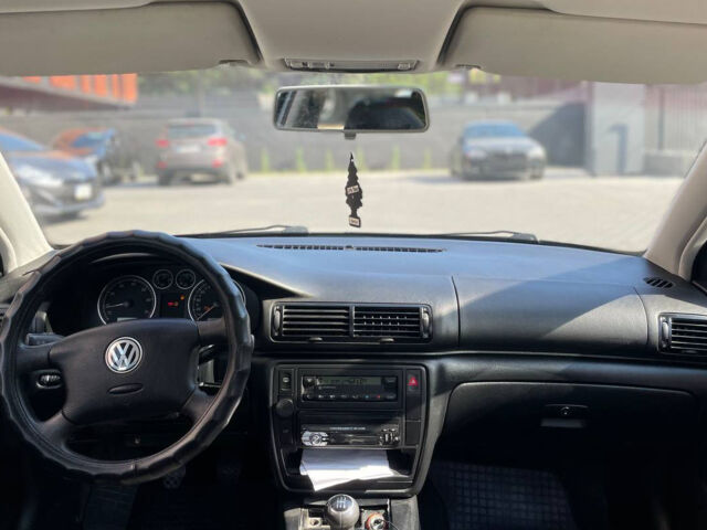 Серый Фольксваген Пассат, объемом двигателя 1.6 л и пробегом 209 тыс. км за 4600 $, фото 9 на Automoto.ua