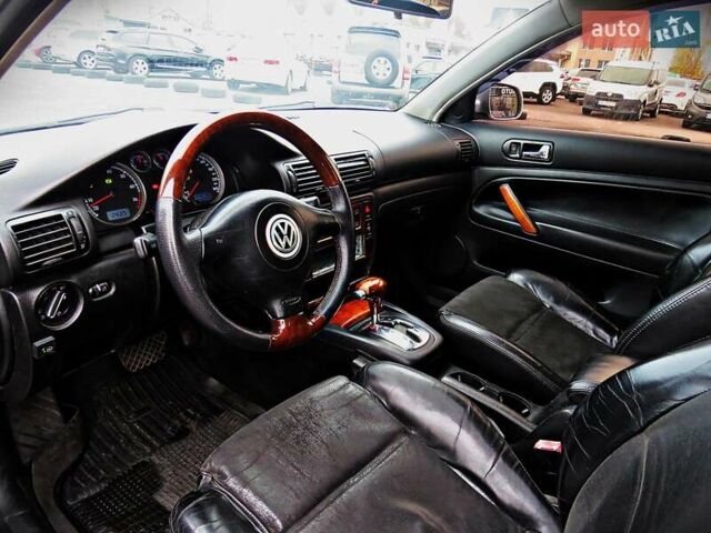 Серый Фольксваген Пассат, объемом двигателя 2.77 л и пробегом 301 тыс. км за 3500 $, фото 4 на Automoto.ua