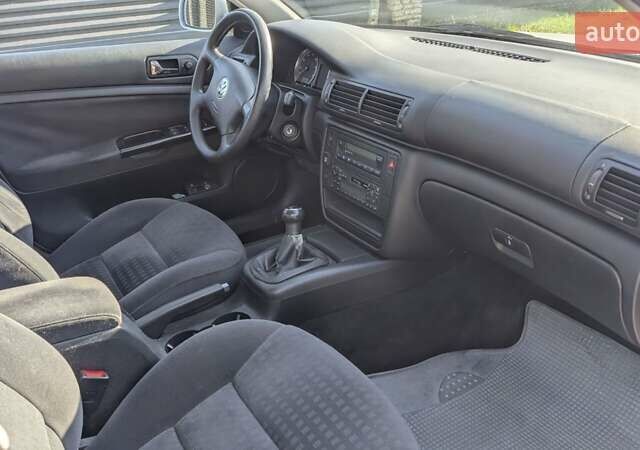 Серый Фольксваген Пассат, объемом двигателя 1.6 л и пробегом 145 тыс. км за 4800 $, фото 17 на Automoto.ua