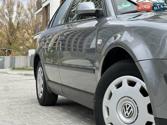 Сірий Фольксваген Пассат, об'ємом двигуна 1.6 л та пробігом 186 тис. км за 4199 $, фото 37 на Automoto.ua