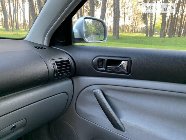 Серый Фольксваген Пассат, объемом двигателя 1.6 л и пробегом 233 тыс. км за 5399 $, фото 19 на Automoto.ua