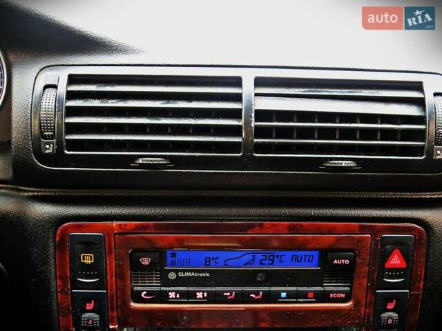 Серый Фольксваген Пассат, объемом двигателя 2.77 л и пробегом 301 тыс. км за 3500 $, фото 7 на Automoto.ua