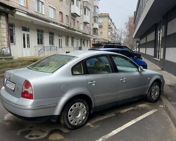 Серый Фольксваген Пассат, объемом двигателя 1.8 л и пробегом 310 тыс. км за 3000 $, фото 4 на Automoto.ua