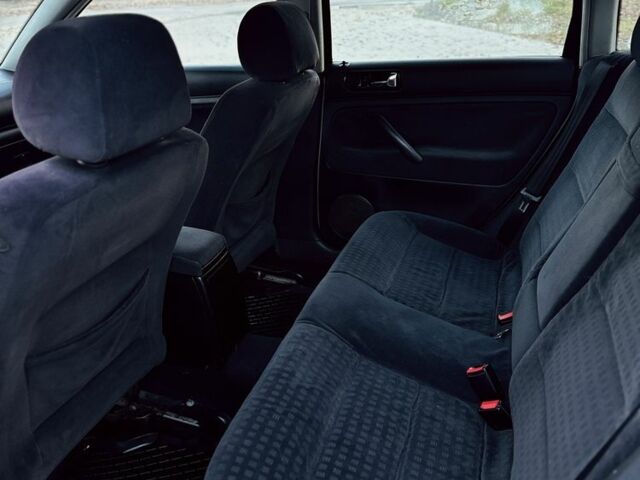 Серый Фольксваген Пассат, объемом двигателя 1.9 л и пробегом 373 тыс. км за 3850 $, фото 7 на Automoto.ua