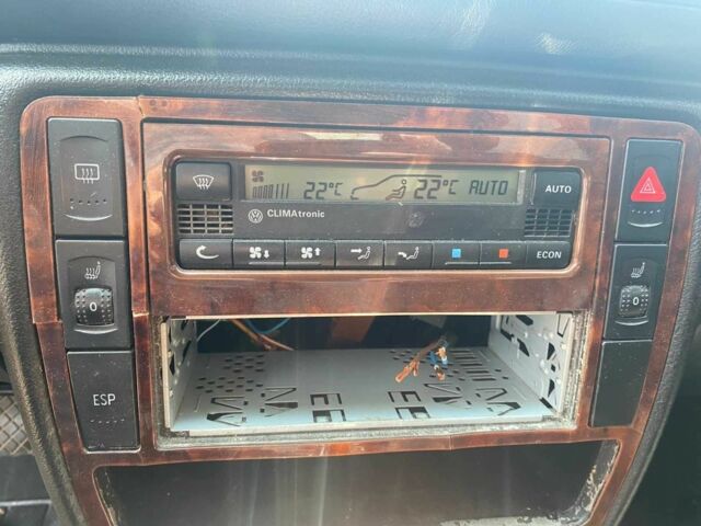 Серый Фольксваген Пассат, объемом двигателя 2.8 л и пробегом 300 тыс. км за 3500 $, фото 18 на Automoto.ua