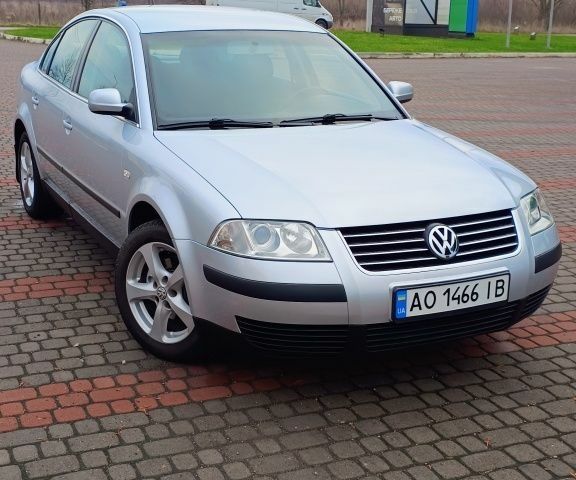 Серый Фольксваген Пассат, объемом двигателя 1.6 л и пробегом 154 тыс. км за 4000 $, фото 8 на Automoto.ua