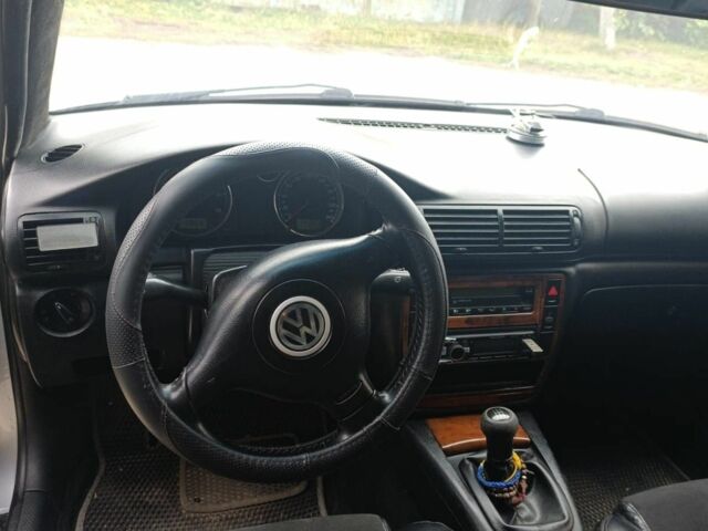 Серый Фольксваген Пассат, объемом двигателя 1.8 л и пробегом 344 тыс. км за 4400 $, фото 16 на Automoto.ua