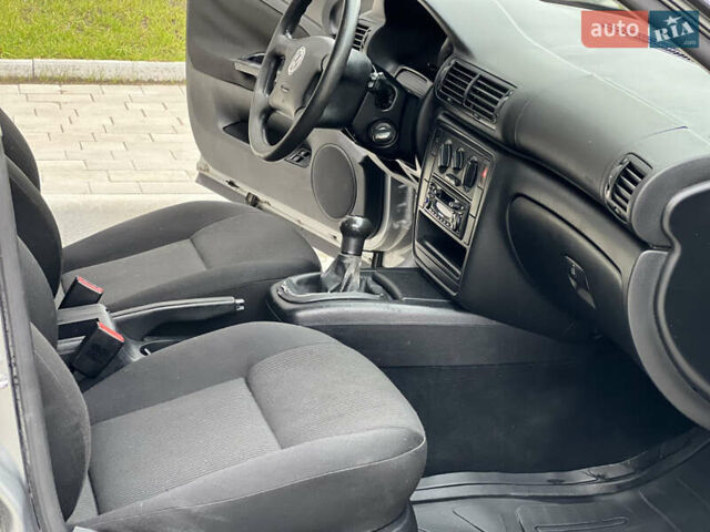 Сірий Фольксваген Пассат, об'ємом двигуна 1.6 л та пробігом 186 тис. км за 4199 $, фото 65 на Automoto.ua