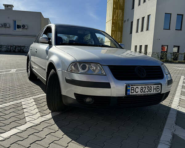 Серый Фольксваген Пассат, объемом двигателя 1.8 л и пробегом 266 тыс. км за 4800 $, фото 1 на Automoto.ua
