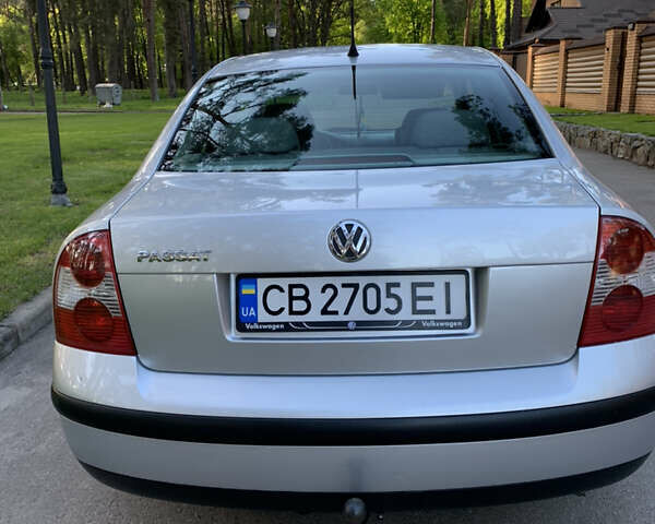 Серый Фольксваген Пассат, объемом двигателя 1.6 л и пробегом 233 тыс. км за 5399 $, фото 7 на Automoto.ua