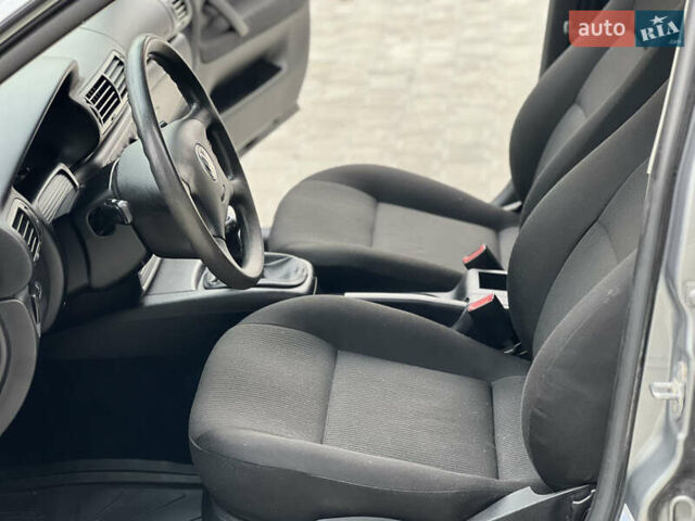 Сірий Фольксваген Пассат, об'ємом двигуна 1.6 л та пробігом 186 тис. км за 4199 $, фото 75 на Automoto.ua