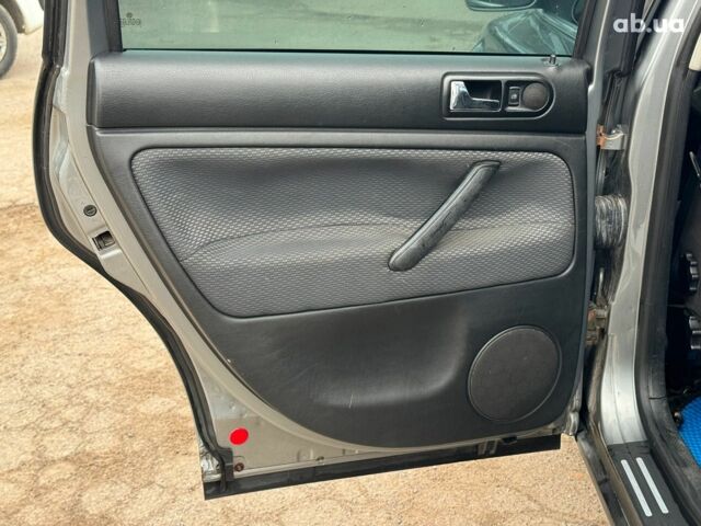 Серый Фольксваген Пассат, объемом двигателя 1.9 л и пробегом 460 тыс. км за 5090 $, фото 16 на Automoto.ua