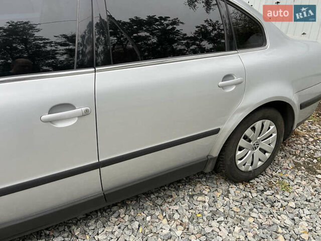 Серый Фольксваген Пассат, объемом двигателя 1.6 л и пробегом 290 тыс. км за 4600 $, фото 7 на Automoto.ua