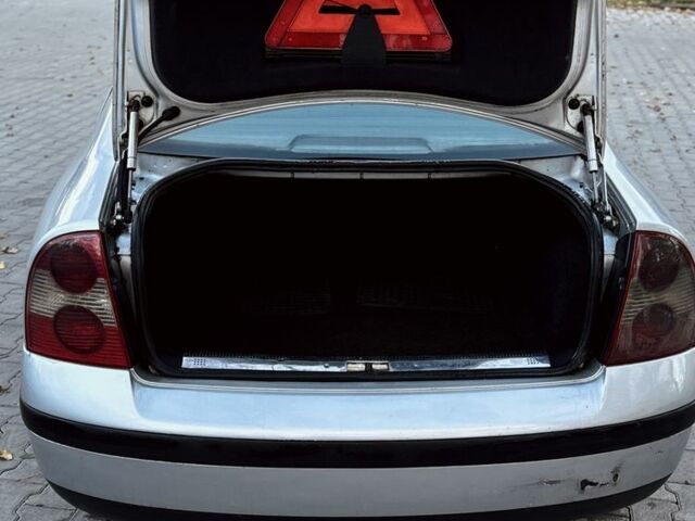 Серый Фольксваген Пассат, объемом двигателя 1.9 л и пробегом 373 тыс. км за 3850 $, фото 8 на Automoto.ua