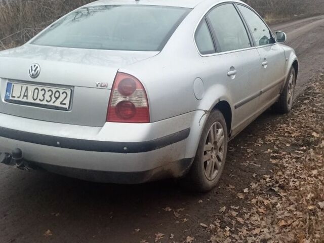 Серый Фольксваген Пассат, объемом двигателя 1.9 л и пробегом 300 тыс. км за 1800 $, фото 1 на Automoto.ua