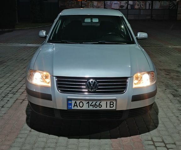 Серый Фольксваген Пассат, объемом двигателя 1.6 л и пробегом 154 тыс. км за 4000 $, фото 10 на Automoto.ua