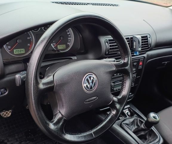 Серый Фольксваген Пассат, объемом двигателя 1.6 л и пробегом 154 тыс. км за 4000 $, фото 17 на Automoto.ua