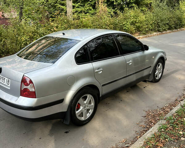 Серый Фольксваген Пассат, объемом двигателя 1.6 л и пробегом 246 тыс. км за 4600 $, фото 6 на Automoto.ua