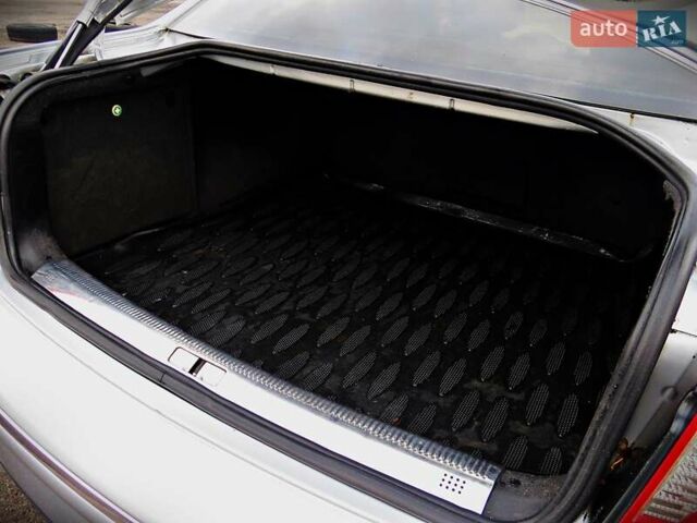 Серый Фольксваген Пассат, объемом двигателя 2.77 л и пробегом 301 тыс. км за 3500 $, фото 11 на Automoto.ua