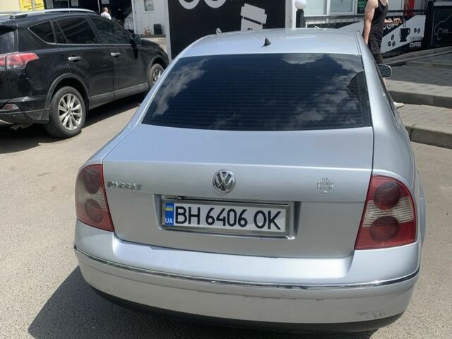 Серый Фольксваген Пассат, объемом двигателя 2.5 л и пробегом 320 тыс. км за 4500 $, фото 1 на Automoto.ua