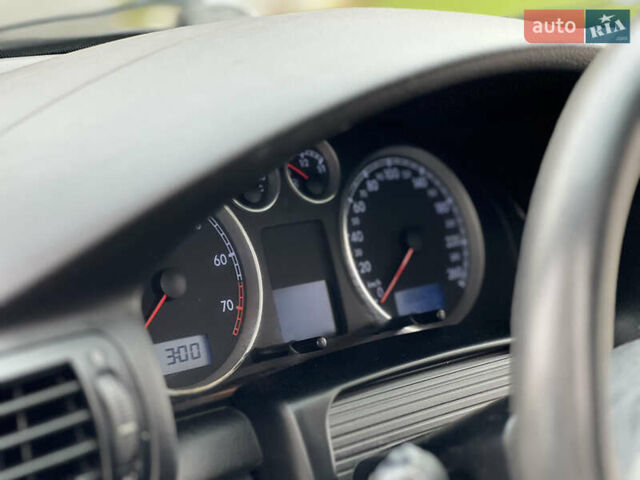 Сірий Фольксваген Пассат, об'ємом двигуна 1.6 л та пробігом 186 тис. км за 4199 $, фото 76 на Automoto.ua