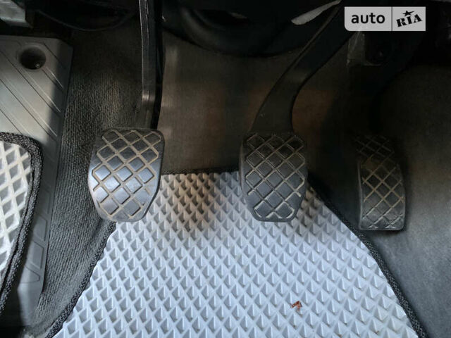 Серый Фольксваген Пассат, объемом двигателя 1.6 л и пробегом 233 тыс. км за 5399 $, фото 22 на Automoto.ua