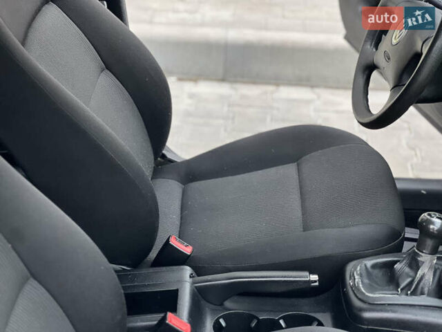 Сірий Фольксваген Пассат, об'ємом двигуна 1.6 л та пробігом 186 тис. км за 4199 $, фото 68 на Automoto.ua