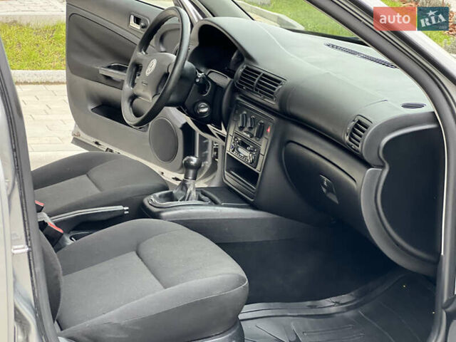 Сірий Фольксваген Пассат, об'ємом двигуна 1.6 л та пробігом 186 тис. км за 4199 $, фото 71 на Automoto.ua