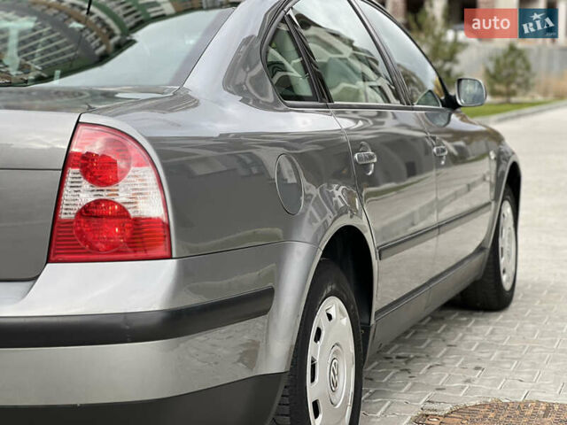 Сірий Фольксваген Пассат, об'ємом двигуна 1.6 л та пробігом 186 тис. км за 4199 $, фото 59 на Automoto.ua