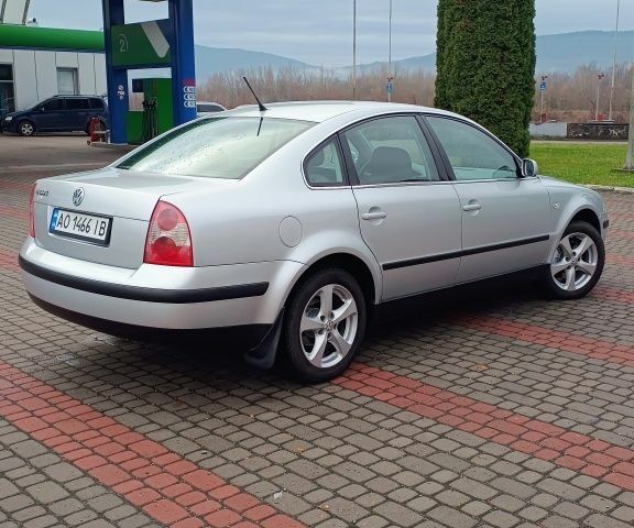 Серый Фольксваген Пассат, объемом двигателя 1.6 л и пробегом 154 тыс. км за 4000 $, фото 7 на Automoto.ua