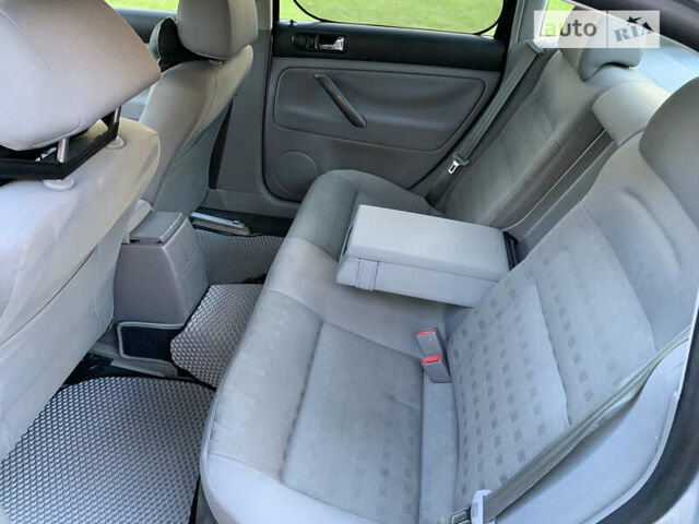 Серый Фольксваген Пассат, объемом двигателя 1.6 л и пробегом 233 тыс. км за 5399 $, фото 14 на Automoto.ua