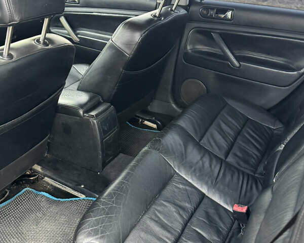 Серый Фольксваген Пассат, объемом двигателя 1.8 л и пробегом 440 тыс. км за 3199 $, фото 26 на Automoto.ua