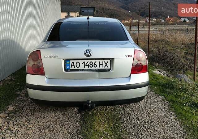 Серый Фольксваген Пассат, объемом двигателя 1.9 л и пробегом 333 тыс. км за 4750 $, фото 5 на Automoto.ua