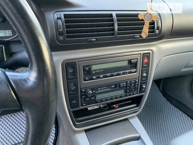 Серый Фольксваген Пассат, объемом двигателя 1.6 л и пробегом 233 тыс. км за 5399 $, фото 10 на Automoto.ua