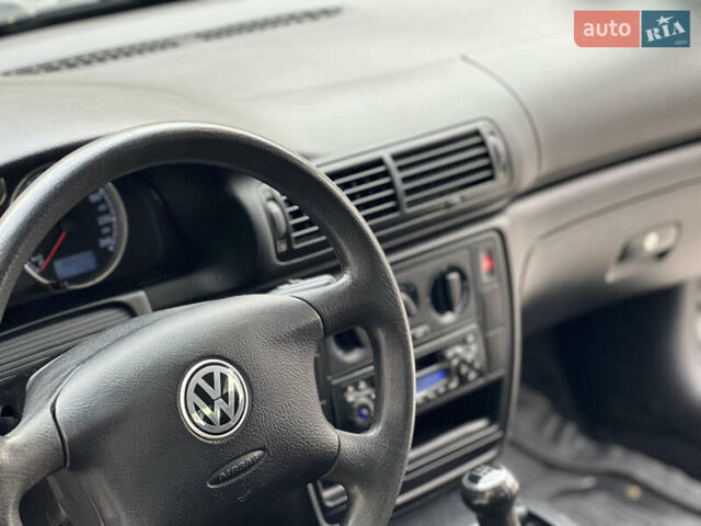 Сірий Фольксваген Пассат, об'ємом двигуна 1.6 л та пробігом 186 тис. км за 4199 $, фото 78 на Automoto.ua