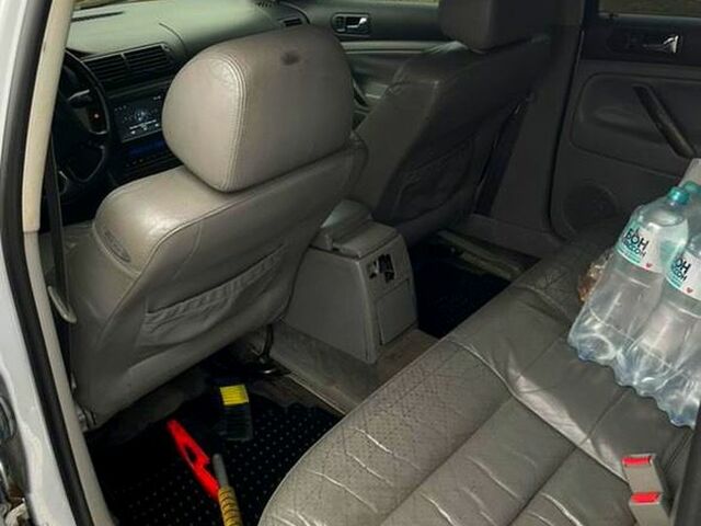 Серый Фольксваген Пассат, объемом двигателя 2.5 л и пробегом 0 тыс. км за 3800 $, фото 10 на Automoto.ua