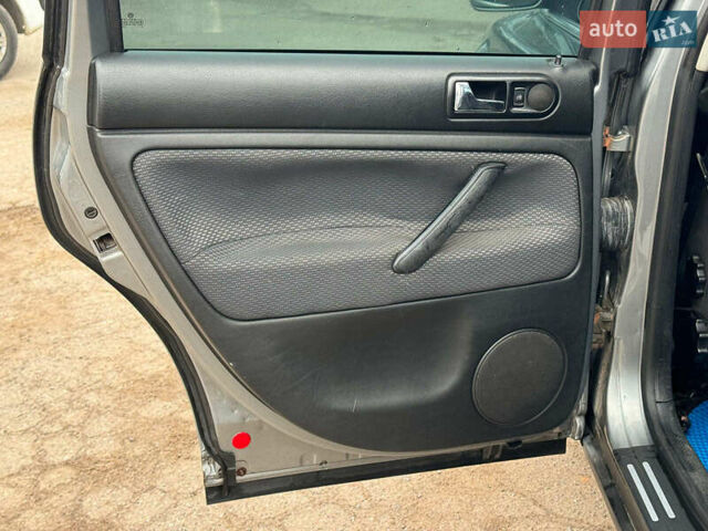 Серый Фольксваген Пассат, объемом двигателя 1.9 л и пробегом 460 тыс. км за 5090 $, фото 16 на Automoto.ua