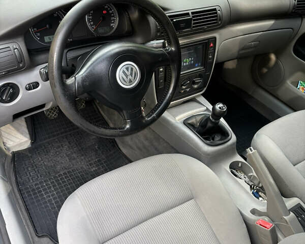 Серый Фольксваген Пассат, объемом двигателя 1.6 л и пробегом 246 тыс. км за 4600 $, фото 11 на Automoto.ua