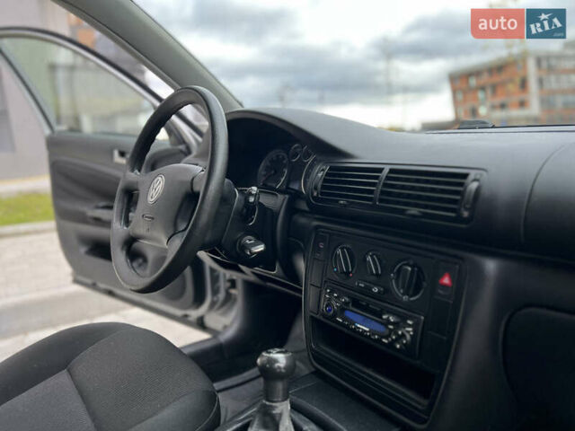 Сірий Фольксваген Пассат, об'ємом двигуна 1.6 л та пробігом 186 тис. км за 4199 $, фото 83 на Automoto.ua
